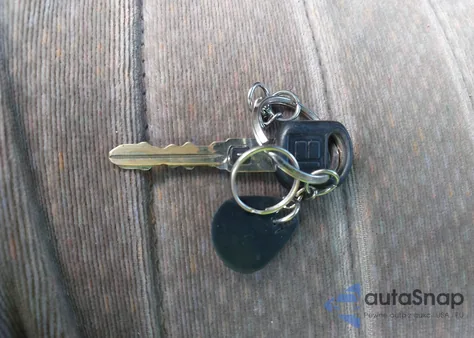 2002 Buick Century Custom z USA, uszkodzony, nr VIN 2G4WS52J021173737